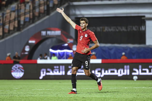 Cairo Egypt South Africa Match Egyptian forward Hamza Abdelkarim gestures with his arm raised during a match against South Africa at Cairo International Stadium in Cairo, Egypt on October 4, 2026. The International Friendly, Länderspiel, Nationalmannschaft match serves as preparation for both national teams ahead of upcoming regional and continental football competitions. Cairo Cairo Egypt Copyright: xMostafaxElxShahatx