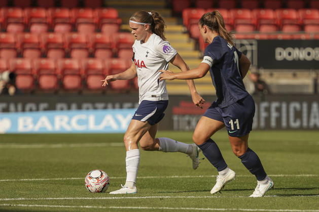 LEYTON, ENGLAND - October 04: Signe Gaupset (8) of Tottenham Hotspur on the ball during the Women’s Super League match at Brisbane Road Stadium, Leyton, on October 04, 2026 in London, England Copyright: xJodyxDemay-Daviesx xSPPx Sportspressphoto_SPR246194