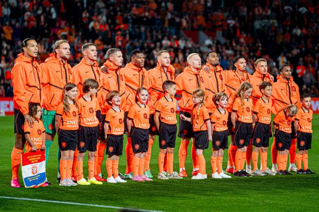 EINDHOVEN - (l-r) Virgil van Dijk of the Netherlands, Goalkeeper Bart Verbruggen of the Netherlands, Micky van de Ven of the Netherlands, Joey Veerman of the Netherlands, Denzel Dumfries of the Netherlands, Teun Koopmeiners of the Netherlands, Mexx Meerdink of the Netherlands, Ryan Gravenberch of the Netherlands, Tijjani Reijnders of the Netherlands, Noa Lang of the Netherlands and Crysencio Summerville of the Netherlands prior to the UEFA Nations League match between the Netherlands and Serbia at the Philips Stadium on 04 October 2026 in Eindhoven, the Netherlands. KEVIN SENDERS ANP UEFA Nations League 2026 27 xVIxANPxSportx xMarcelxterxBalsxIVx 571541798 originalFilename: 571541798