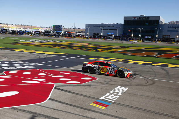 LAS VEGAS, CA - OCTOBER 04: Chase Briscoe ( 19 Joe Gibbs Racing Bass Pro Shops Toyota) during the South Point 400 NASCAR, Motorsport, USA Cup Series Chase playoff race on October 4, 2026 at Las Vegas Motor Speedway in Las Vegas, NV. (Photo by Jeff Speer LVMS Icon Sportswire) AUTO: OCT 04 NASCAR Cup Series Playoffs South Point 400 EDITORIAL USE ONLY Icon26100416688