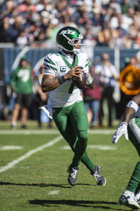October 4, 2026: New York Jets quarterback Geno Smith (7) in action during the NFL, American Football Herren, USA game against the Chicago Bears in Chicago, IL. CSM NFL 2026: Jets Vs Bears OCT 04  - ZUMAc04_ 20261004_zma_c04_254 Copyright: xMikexWulfx