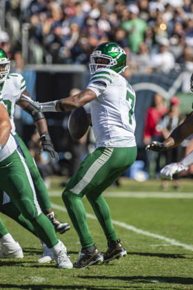 October 4, 2026: New York Jets quarterback Geno Smith (7) in action during the NFL, American Football Herren, USA game against the Chicago Bears in Chicago, IL. CSM Chicago United States of America - ZUMAc04_ 20261004_zma_c04_264 Copyright: xMikexWulfx
