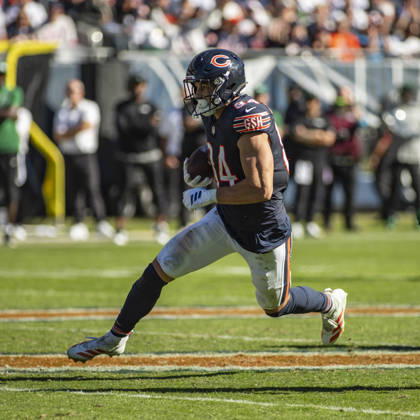 October 4, 2026: Chicago Bears Colston Loveland (84) runs with the ball during the NFL, American Football Herren, USA game against the New York Jets in Chicago, IL. CSM Chicago United States of America - ZUMAc04_ 20261004_zma_c04_246 Copyright: xMikexWulfx