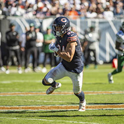 October 4, 2026: Chicago Bears Colston Loveland (84) runs with the ball during the NFL, American Football Herren, USA game against the New York Jets in Chicago, IL. CSM Chicago United States of America - ZUMAc04_ 20261004_zma_c04_248 Copyright: xMikexWulfx