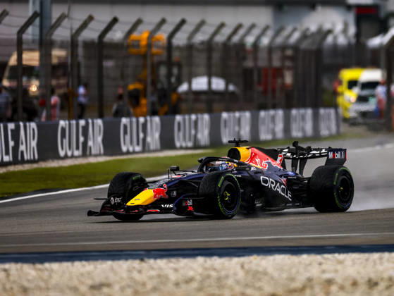 KUALA LUMPUR, MALAYSIA - OCTOBER 04: Max Verstappen of the Netherlands driving the (3) Oracle Red Bull Racing RB22 during the race of the FIA Formula 1 Grand Prix of Bahrain in Malaysia at the Sepang Circuit on October 04, 2026 in Kuala Lumpur, Malaysia. (Photo by Qian Jun SPP-Paddocker) Copyright: xQianxJun SPP-Paddockerx Sportspressphoto_SPR246430