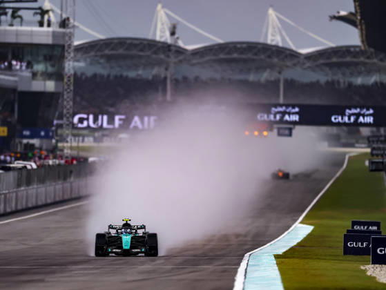 KUALA LUMPUR, MALAYSIA - OCTOBER 04: Andrea Kimi Antonelli of Italy driving the (12) Mercedes AMG PETRONAS F1 Team F1 W17 during the race of the FIA Formula 1 Grand Prix of Bahrain in Malaysia at the Sepang Circuit on October 04, 2026 in Kuala Lumpur, Malaysia. (Photo by Qian Jun SPP-Paddocker) Copyright: xQianxJun SPP-Paddockerx Sportspressphoto_SPR246435