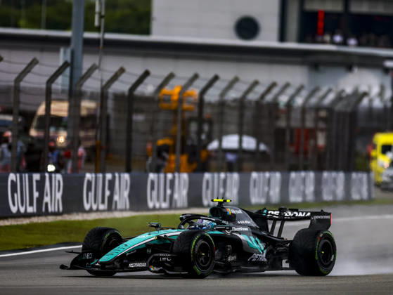 KUALA LUMPUR, MALAYSIA - OCTOBER 04: Andrea Kimi Antonelli of Italy driving the (12) Mercedes AMG PETRONAS F1 Team F1 W17 during the race of the FIA Formula 1 Grand Prix of Bahrain in Malaysia at the Sepang Circuit on October 04, 2026 in Kuala Lumpur, Malaysia. (Photo by Qian Jun SPP-Paddocker) Copyright: xQianxJun SPP-Paddockerx Sportspressphoto_SPR246437