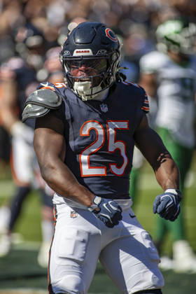 October 4, 2026: Chicago Bears Kyle Monangai (25) celebrates a touchdown during the NFL, American Football Herren, USA game against the New York Jets in Chicago, IL. CSM NFL 2026: Jets Vs Bears OCT 04 - ZUMAc04_ 20261004_zma_c04_272 Copyright: xMikexWulfx