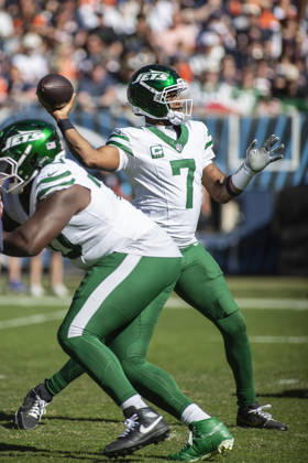 October 4, 2026: New York Jets quarterback Geno Smith (7) in action during the NFL, American Football Herren, USA game against the Chicago Bears in Chicago, IL. CSM Chicago United States of America - ZUMAc04_ 20261004_zma_c04_251 Copyright: xMikexWulfx