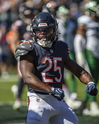 October 4, 2026: Chicago Bears Kyle Monangai (25) celebrates a touchdown during the NFL, American Football Herren, USA game against the New York Jets in Chicago, IL. CSM Chicago United States of America - ZUMAc04_ 20261004_zma_c04_273 Copyright: xMikexWulfx