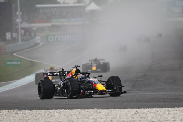 F1 - BAHRAIN GRAND PRIX IN MALAYSIA 2026 03 VERSTAPPEN Max (nld), Red Bull Racing Ford RB22, action rain, pluie, during the 2026 Formula 1 Bahrain Grand Prix in Malaysia, 16th round of the 2026 Formula One World Championship, WM, Weltmeisterschaft from October 2 to 4, 2026 on the Sepang International Circuit, in Sepang, Malaysia - SepangMalaysia Copyright: xXavixBonillax