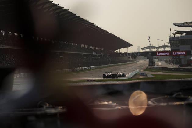 F1 - BAHRAIN GRAND PRIX IN MALAYSIA 2026 44 HAMILTON Lewis (gbr), Scuderia Ferrari SF-26, action 06 HADJAR Isack (fra), Red Bull Racing Ford RB22, action atmosphere granstands during the 2026 Formula 1 Bahrain Grand Prix in Malaysia, 16th round of the 2026 Formula One World Championship, WM, Weltmeisterschaft from October 2 to 4, 2026 on the Sepang International Circuit, in Sepang, Malaysia - SepangMalaysia Copyright: xXavixBonillax