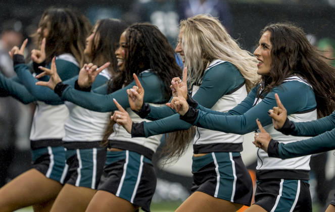 October 4, 2026, Philadelphia, Pa, USA: Oct 4, 2026; Philadelphia, PA, USA; Philadelphia Eagles cheerleaders perform during the Rams 24-20 win against the Eagles at Lincoln Financial Field. Mandatory Credit: -Cal Media Philadelphia USA - ZUMAcs17 20261004_faf_cs17_195 Copyright: xScottxSeriox