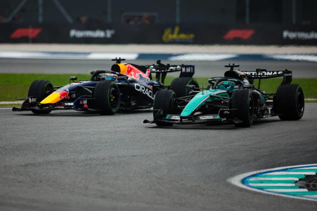 F1 - BAHRAIN GRAND PRIX IN MALAYSIA 2026 03 VERSTAPPEN Max (nld), Red Bull Racing Ford RB22, action and 63 RUSSELL George (gbr), Mercedes AMG F1 Team W17, action during the 2026 Formula 1 Bahrain Grand Prix in Malaysia, 16th round of the 2026 Formula One World Championship, WM, Weltmeisterschaft from October 2 to 4, 2026 on the Sepang International Circuit, in Sepang, Malaysia - SepangMalaysia Copyright: xEricxAlonsox