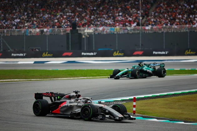 F1 - BAHRAIN GRAND PRIX IN MALAYSIA 2026 27 HULKENBERG Nico (ger), Audi F1 Team , action and 18 STROLL Lance (can), Aston Martin F1 Team AMR26, action during the 2026 Formula 1 Bahrain Grand Prix in Malaysia, 16th round of the 2026 Formula One World Championship, WM, Weltmeisterschaft from October 2 to 4, 2026 on the Sepang International Circuit, in Sepang, Malaysia - SepangMalaysia Copyright: xEricxAlonsox