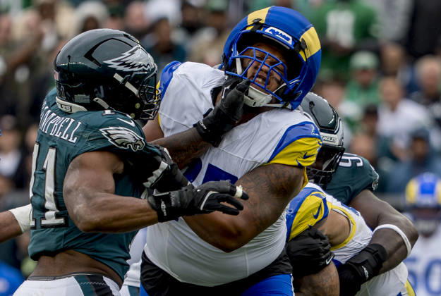 NFL, American Football Herren, USA 2026: Rams Vs Eagles OCT 04 October 4, 2026, Philadelphia, Pa, USA: Oct 4, 2026; Philadelphia, PA, USA; Philadelphia Eagles linebacker Jihaad Campbell (11) and Los Angeles Rams offensive tackle Alaric Jackson (77) battle at the line of scrimmage during the Rams 24-20 win against the Eagles at Lincoln Financial Field. Mandatory Credit: Scott Serio-Cal Media(Credit Image: Scott Serio Cal Sport Media) Philadelphia Pa USA EDITORIAL USE ONLY Copyright: xx ZUMA-20261004_faf_cs17_193.jpg ScottxSeriox csmphotothree531526
