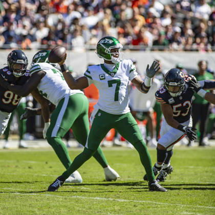 October 4, 2026: New York Jets quarterback Geno Smith (7) in action during the NFL, American Football Herren, USA game against the Chicago Bears in Chicago, IL. CSM NFL 2026: Jets Vs Bears OCT 04  - ZUMAc04_ 20261004_zma_c04_312 Copyright: xMikexWulfx