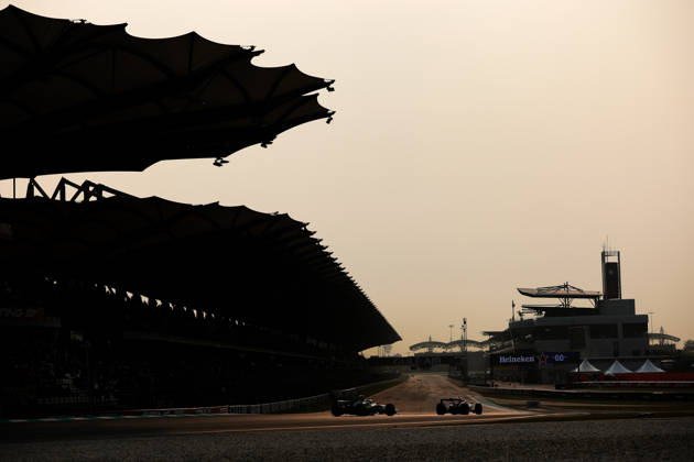 F1 - BAHRAIN GRAND PRIX IN MALAYSIA 2026 14 ALONSO Fernando (spa), Aston Martin F1 Team AMR26, action during the 2026 Formula 1 Bahrain Grand Prix in Malaysia, 16th round of the 2026 Formula One World Championship, WM, Weltmeisterschaft from October 2 to 4, 2026 on the Sepang International Circuit, in Sepang, Malaysia - SepangMalaysia Copyright: xEricxAlonsox