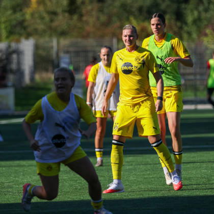 Alexandra Popp (BVB) ahead of Lara Schmidt (BVB), DJK Südwest Köln vs. Borussia Dortmund, Women s Regionalliga West, Matchday 7, Cologne, October 4, 2026