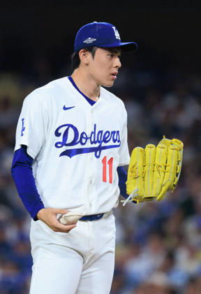 October 4, 2026, Los Angeles, California, USA: Relief pitcher, Roki Sasaki 11 of the Los Angeles Dodgers during NLDS Game 2 against the Atlanta Braves on Sunday October 4, 2026 at Dodger Stadium in Los Angeles, California. JAVIER ROJAS PI Dodgers Vs. Braves NLDS - Game 2 - ZUMAp124 20261004_zaa_p124_007 Copyright: xJavierxRojasx