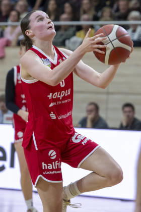 Toyota DBBL 2026–2027 HalFit Lions vs. TK Hannover Halle Saale, Germany, October 4, 2026. Pictured: Nicole Brochlitz of Halle with the ball, Halle Saale swh Arena, Saxony-Anhalt, Germany