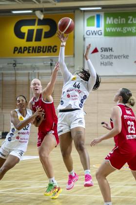 Toyota DBBL 2026–2027: HalFit Lions vs. TK Hannover, Halle Saale, Germany, October 4, 2026. Pictured from left in a matchup: Lia Kentzler (Hannover), Marta Miscenko (Halle), Alyssa Brown (Hannover), and Jordan King (Halle), Halle Saale, swh Arena, Saxony-Anhalt, Germany