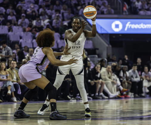 WNBA, Basketball Damen, USA Semi Finals Game 1 2026: Las Vegas Vs Golden State OCT 4 OCT 04 2026 San Francisco, CA U.S.A. Las Vegas Aces guard Chelsea Gray (12)looks to pass the ball during the WNBA semifinals playoff game 1 western conference between the Las Vegas Aces and the Golden State Valkyries at the Chase Centers. Thurman James CSM (Credit Image: Â Thurman James Cal Media) San Francisco Ca USA EDITORIAL USE ONLY Copyright: xx ZUMA-20261004_zma_c04_371.jpg ThurmanxJamesx csmphotothree531732