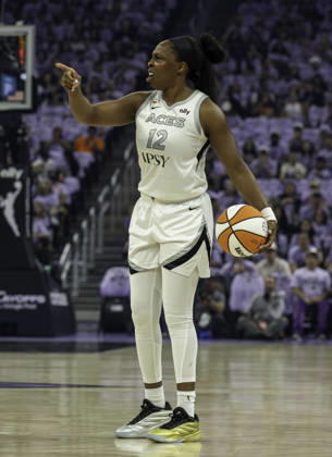 OCT 04 2026 San Francisco, CA U.S.A. Las Vegas Aces guard Chelsea Gray (12)reacts over an official s call during the WNBA, Basketball Damen, USA semifinals playoff game 1 western conference between the Las Vegas Aces and the Golden State Valkyries at the Chase Centers. CSM San Francisco USA - ZUMAc04_ 20261004_zma_c04_376 Copyright: xThurmanxJamesx