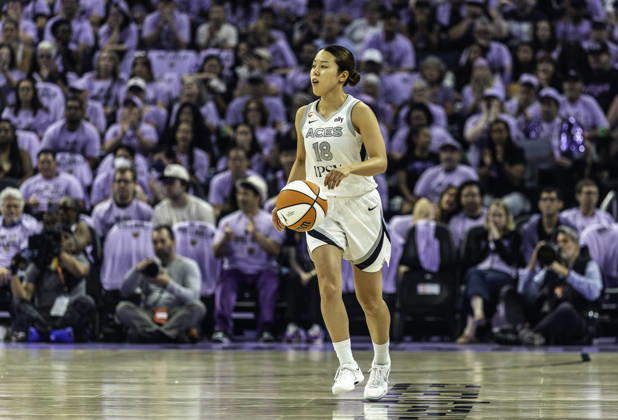 OCT 04 2026 San Francisco, CA U.S.A. Las Vegas Aces guard Mai Yamamoto (18)brings the ball up court during the WNBA, Basketball Damen, USA semifinals playoff game 1 western conference between the Las Vegas Aces and the Golden State Valkyries at the Chase Centers. CSM San Francisco USA - ZUMAc04_ 20261004_zma_c04_390 Copyright: xThurmanxJamesx