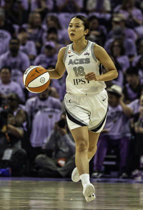 OCT 04 2026 San Francisco, CA U.S.A. Las Vegas Aces guard Mai Yamamoto (18)brings the ball up court during the WNBA, Basketball Damen, USA semifinals playoff game 1 western conference between the Las Vegas Aces and the Golden State Valkyries at the Chase Centers. CSM San Francisco USA - ZUMAc04_ 20261004_zma_c04_394 Copyright: xThurmanxJamesx