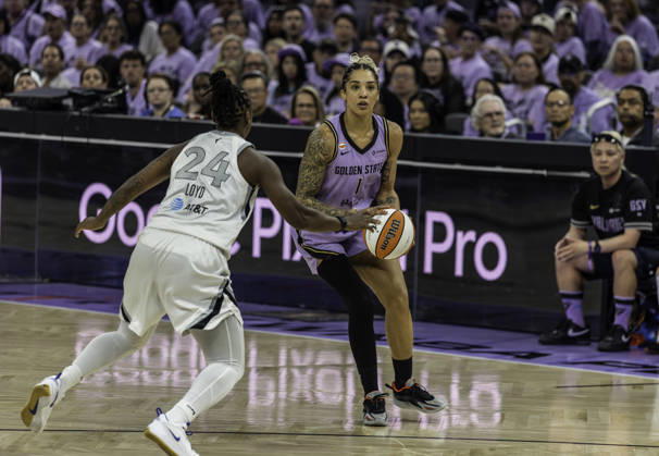 WNBA, Basketball Damen, USA Semi Finals Game 1 2026: Las Vegas Vs Golden State OCT 4 OCT 04 2026 San Francisco, CA U.S.A. Golden State Valkyries forward Gabby Williams (1)shoots the ball against Las Vegas Aces guard Jewell Loyd (24)during the WNBA semifinals playoff game 1 western conference between the Las Vegas Aces and the Golden State Valkyries at the Chase Centers. Thurman James CSM (Credit Image: Â Thurman James Cal Media) San Francisco Ca USA EDITORIAL USE ONLY Copyright: xx ZUMA-20261004_zma_c04_427.jpg ThurmanxJamesx csmphotothree531789