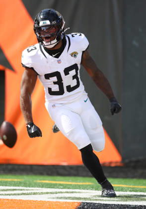 CINCINNATI, OH - OCTOBER 4: Jacksonville Jaguars running back Bhayshul Tuten 33 in a game between the Jacksonville Jaguars and the Cincinnati Bengals on October 4, 2026, at Paycor Stadium in Cincinnati, OH. (Photo by Jeff Moreland Icon Sportswire) NFL, American Football Herren, USA OCT 04 Jaguars at Bengals EDITORIAL USE ONLY Icon168261004064