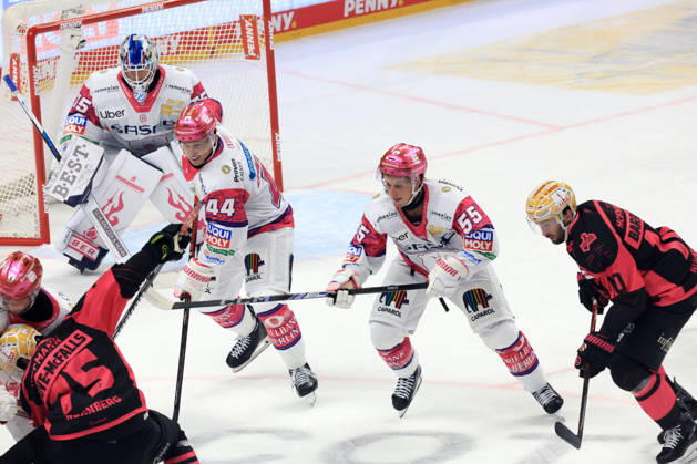 October 4, 2026, GER, DEU, Germany, Ice Hockey Jonas Neffin Eisbären Berlin 75, Brandon Davidson Eisbären Berlin 44, Jean Luc Foudy Eisbären Berlin 55, EVAN BARRATT Ice Tigers 10 nordphoto GmbH Engler Berlin Uber Arena Berlin Germany Copyright: xNordphotox xEnglerx