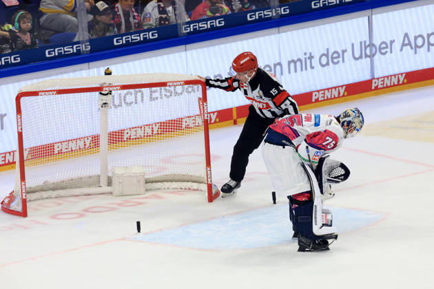 October 4, 2026, GER, DEU, Germany, Ice Hockey: Jonas Neffin, Eisbären Berlin 75; Referee: Dr. Florian Exner, nordphoto GmbH, Engler, Berlin, Uber Arena, Berlin, Germany Copyright: xNordphotox xEnglerx