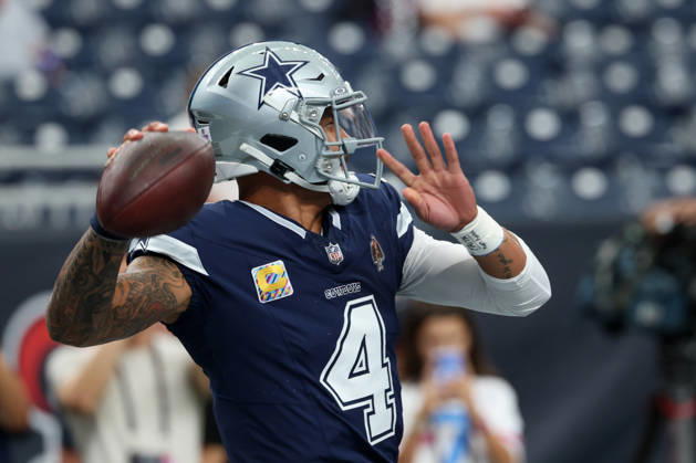 HOUSTON, TX - OCTOBER 04: Quarterback Dak Prescott 4 of the Dallas Cowboys throws a warm up pass ahead of the NFL, American Football Herren, USA football game between the Houston Texans and Dallas Cowboys on October 4, 2026, at Reliant Stadium in Houston, TX. (Photo by David Buono Icon Sportswire) NFL: OCT 04 Cowboys at Texans EDITORIAL USE ONLY Icon241004075