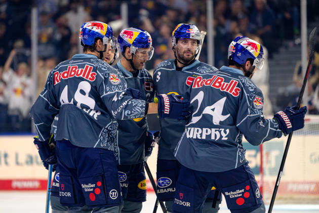 Hockey, DEL, 20261004, EHC Red Bull Munich vs. Augsburg Panthers. Pictured: Goal 1-0, goal celebration at SAP Garden in Munich, Bavaria, Germany Copyright: Passion2Press MarkusxFischerx