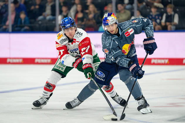 Ice Hockey, DEL, 20261004, EHC Red Bull Munich vs. Augsburg Panthers. Pictured, from left: Kyle Mayhew (Augsburg, 27) and Lucas Thaler (Munich, 48). Munich SAP Garden, Bavaria, Germany Copyright: Passion2Press MarkusxFischerx