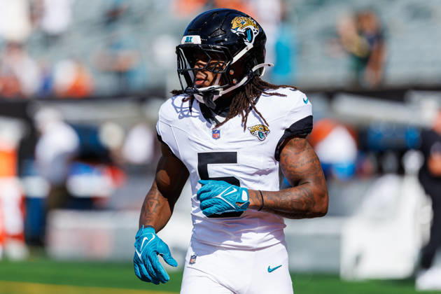Oct 4, 2026; Cincinnati, OH, USA; Jacksonville Jaguars running back LeQuint Allen (5) during NFL, American Football Herren, USA game action against the Cincinnati Bengals at Paycor Stadium. Mandatory Credit: -Cal Media - ZUMAc04_ 20261004_zma_c04_462 Copyright: xJohnxMersitsx