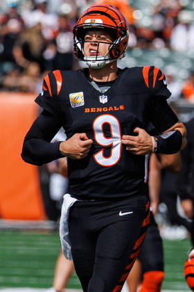Oct 4, 2026; Cincinnati, OH, USA; Cincinnati Bengals quarterback Joe Burrow (9) during pregame of NFL, American Football Herren, USA game action against the Jacksonville Jaguars at Paycor Stadium. Mandatory Credit: -Cal Media - ZUMAc04_ 20261004_zma_c04_473 Copyright: xJohnxMersitsx