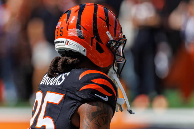 Oct 4, 2026; Cincinnati, OH, USA; Cincinnati Bengals running back Tahj Brooks (25) during NFL, American Football Herren, USA game action against the Jacksonville Jaguars at Paycor Stadium. Mandatory Credit: -Cal Media NFL 2026: Jaguars Vs Bengals OCT 04  - ZUMAc04_ 20261004_zma_c04_469 Copyright: xJohnxMersitsx