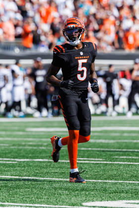 Oct 4, 2026; Cincinnati, OH, USA; Cincinnati Bengals wide receiver Tee Higgins (5) during NFL, American Football Herren, USA game action against the Jacksonville Jaguars at Paycor Stadium. Mandatory Credit: -Cal Media - ZUMAc04_ 20261004_zma_c04_589 Copyright: xJohnxMersitsx