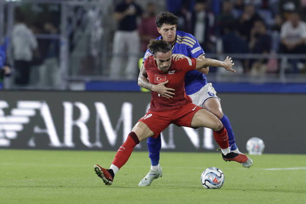 UEFA Nations League football match Italy vs Turkey Alessandro Bastoni of Italy challenges for the ball with Yunus Akgun of Turkiye mDuring UEFA Nations League football match (League A, Group A1) between Italy vs Turkey at the Renato Dall Ara stadium in Bologna on October 05, 2026. _BPH1849 Copyright: xAntonioxBalascox