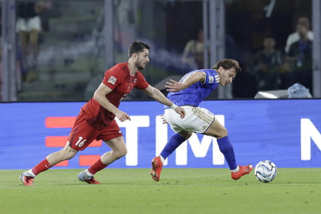 UEFA Nations League football match Italy vs Turkey Ismail Yuksek of Turkiye challenges for the ball with Nicolo Barella of Italy during UEFA Nations League football match (League A, Group A1) between Italy vs Turkey at the Renato Dall Ara stadium in Bologna on October 05, 2026. _BPH2182 Copyright: xAntonioxBalascox