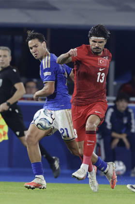 UEFA Nations League football match Italy vs Turkey Antonio Vergara of Italy challenges for the ball with Eren Elmal of Turkiye during UEFA Nations League football match (League A, Group A1) between Italy vs Turkey at the Renato Dall Ara stadium in Bologna on October 05, 2026. _BPH2253 Copyright: xAntonioxBalascox