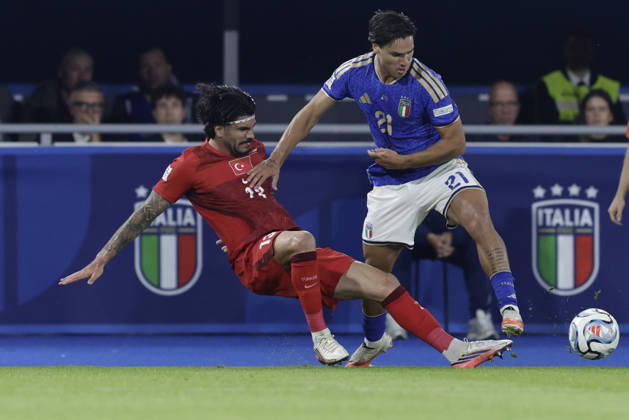 UEFA Nations League football match Italy vs Turkey Antonio Vergara of Italy challenges for the ball with Eren Elmal of Turkiye during UEFA Nations League football match (League A, Group A1) between Italy vs Turkey at the Renato Dall Ara stadium in Bologna on October 05, 2026. _BPH2349 Copyright: xAntonioxBalascox
