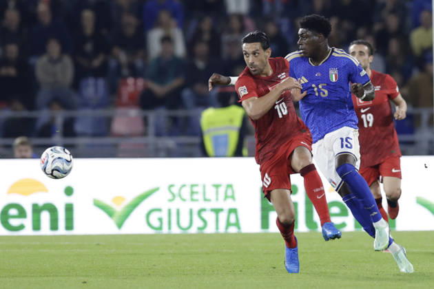 UEFA Nations League football match Italy vs Turkey Issa Doumbia of Italy challenges for the ball with Irfan Can Kahveci of Turkiye during UEFA Nations League football match (League A, Group A1) between Italy vs Turkey at the Renato Dall Ara stadium in Bologna on October 05, 2026. _BPH2896 Copyright: xAntonioxBalascox
