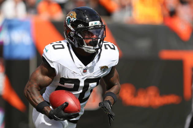 CINCINNATI, OH - OCTOBER 04: Jacksonville Jaguars running back Ameer Abdullah (20) carries the ball during the game between the Jacksonville Jaguars and the Cincinnati Bengals at Paycor Stadium on October 4, 2026 in Cincinnati, OH. (Photo by Ian Johnson Icon Sportswire) NFL, American Football Herren, USA OCT 04 Jaguars at Bengals EDITORIAL USE ONLY Icon261004105