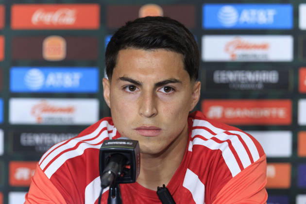 October 5, 2026, Los Angeles, California, USA: Jonathan Villagra 27 of Chile during an interview on Monday, October 5, 2026 at BMO Stadium in Los Angeles, California in preparation for an International Friendly, Länderspiel, Nationalmannschaft match against Mexico on Tuesday October 6, 2026 at the Los Angeles Memorial Coliseum. ARIANA RUIZ PI Chile press conference, PK, Pressekonferenz  - ZUMAp124 20261005_zaa_p124_024 Copyright: xArianaxRuizx