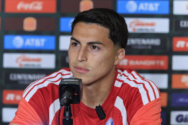October 5, 2026, Los Angeles, California, USA: Jonathan Villagra 27 of Chile during an interview on Monday, October 5, 2026 at BMO Stadium in Los Angeles, California in preparation for an International Friendly, Länderspiel, Nationalmannschaft match against Mexico on Tuesday October 6, 2026 at the Los Angeles Memorial Coliseum. ARIANA RUIZ PI Los Angeles USA - ZUMAp124 20261005_zaa_p124_027 Copyright: xArianaxRuizx