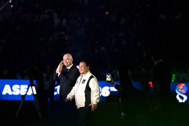 (261006) -- JAKARTA, Oct. 6, 2026 -- FIFA President Gianni Infantino (L) and Indonesian President Prabowo Subianto walk to the podium before the awarding ceremony after the FIFA ASEAN Cup 2026 Division 1 for Final Match between Indonesia and Thailand at Gelora Bung Karno Stadium, Jakarta, Indonesia, Oct. 5, 2026. ) (SP)INDONESIA-JAKARTA-FOOTBALL-FIFA ASEAN CUP 2026-DIVISION 1-FINAL-INDONESIA VS THAILAND AgungxKuncahyaxB.